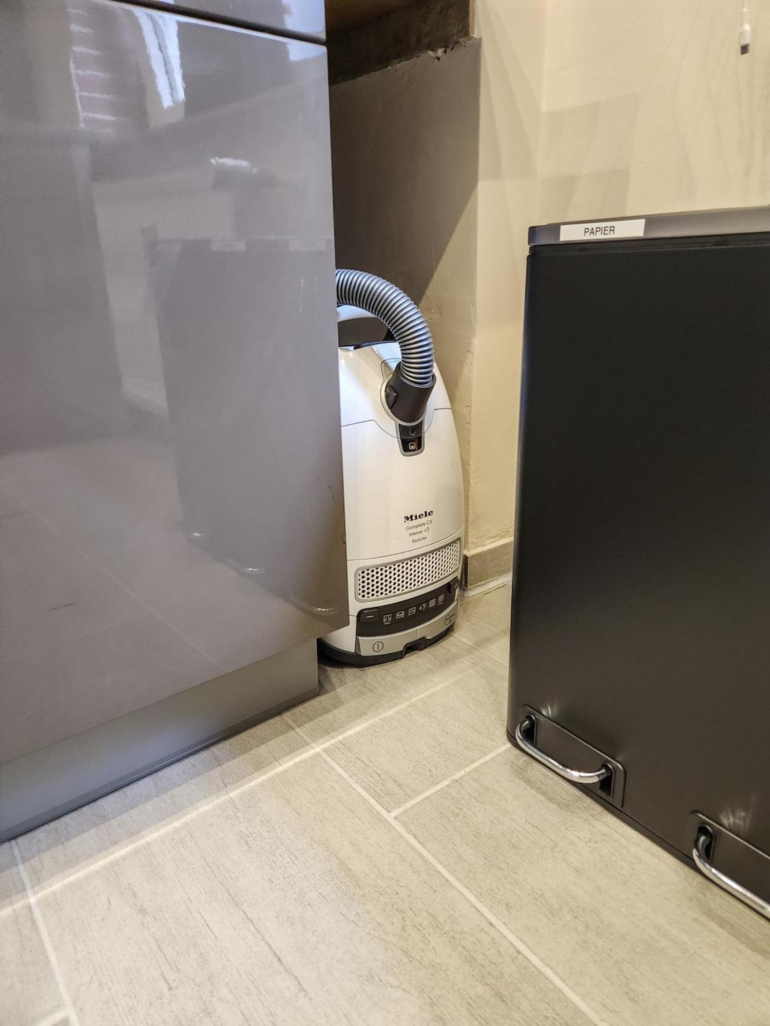 Apartment Geli Homes L1 - 2x Zimmer, 2x Kingsize Bett, 1 Bis 4 Personen, Parkplatz, Tv, Wifi, Kueche, Kaffee, Tee *